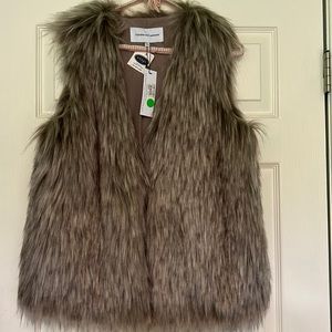 NWT FUR VEST (FAUX)